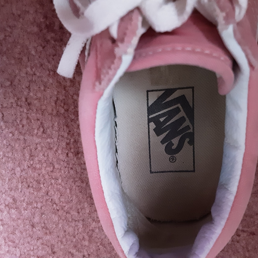 Vans - Picture 4 of 5